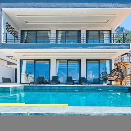 Rainbow Villa *